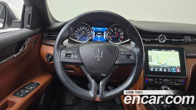 Maserati Quattroporte — фото 12