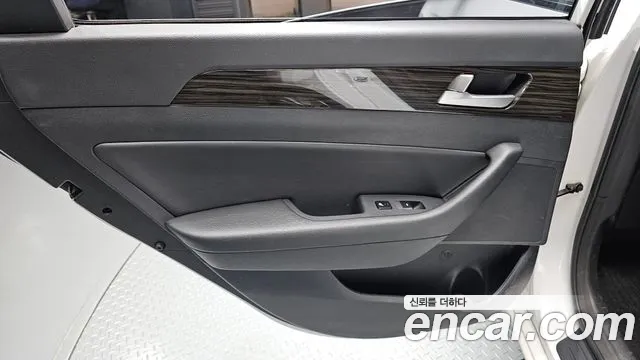 Hyundai Sonata — фото 25