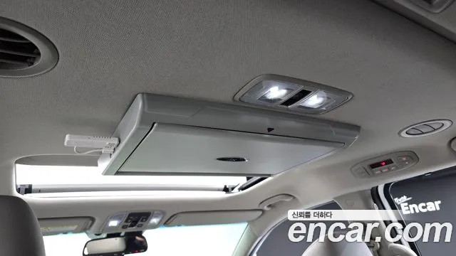 Kia Carnival — фото 14