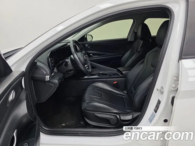 Hyundai Avante — фото 9
