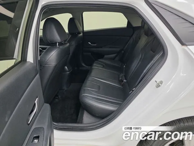 Hyundai Avante — фото 10