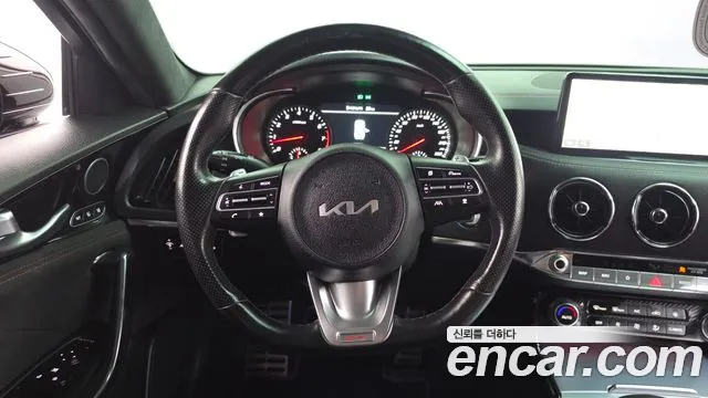 Kia Stinger — фото 13