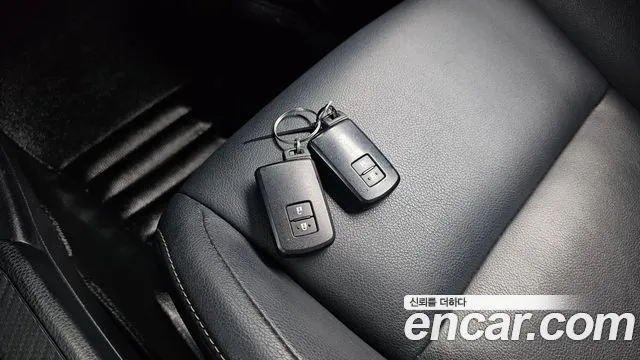 Toyota RAV4 — фото 14