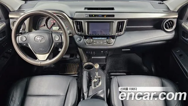 Toyota RAV4 — фото 6