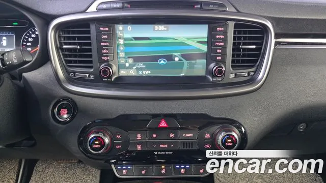 Kia Sorento — фото 14
