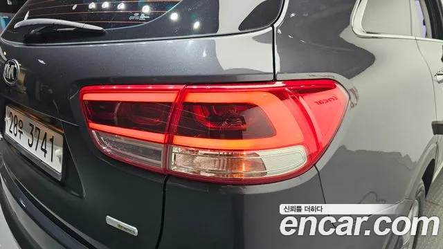 Kia Sorento — фото 23