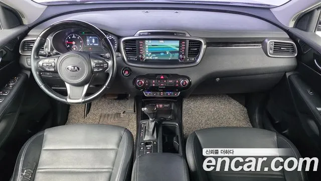 Kia Sorento — фото 7