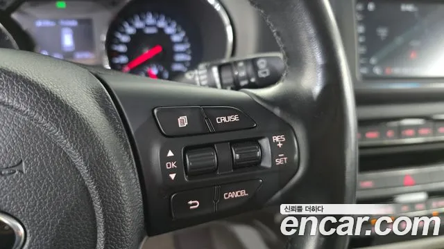 Kia Carnival — фото 17