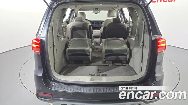 Kia Carnival — фото 18