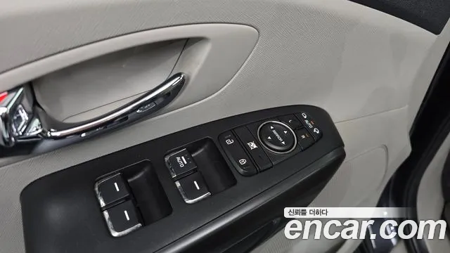 Kia Carnival — фото 28