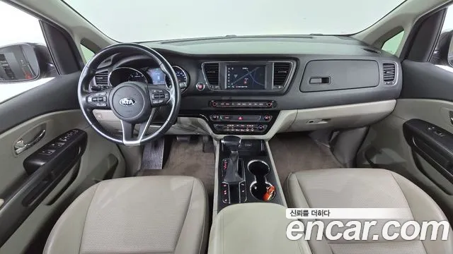 Kia Carnival — фото 7