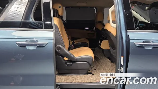 Kia Carnival — фото 12