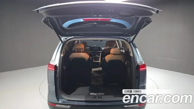 Kia Carnival — фото 20