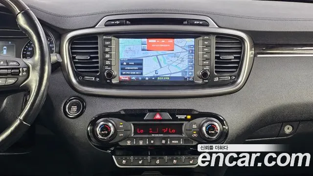 Kia Sorento — фото 13