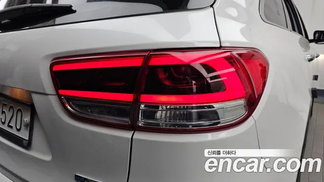 Kia Sorento — фото 23