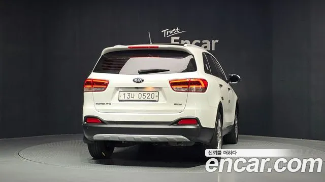 Kia Sorento — фото 4