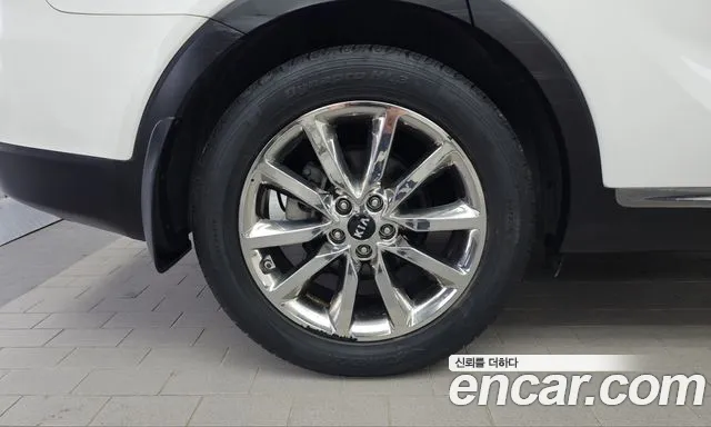 Kia Sorento — фото 5