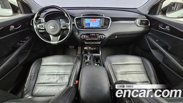 Kia Sorento — фото 7