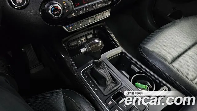 Kia Sorento — фото 9