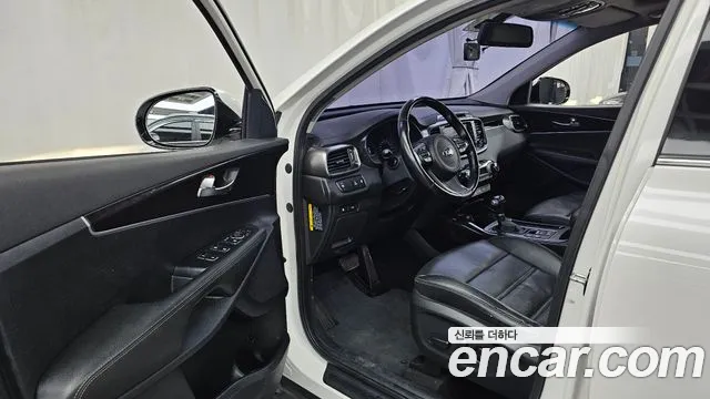 Kia Sorento — фото 10