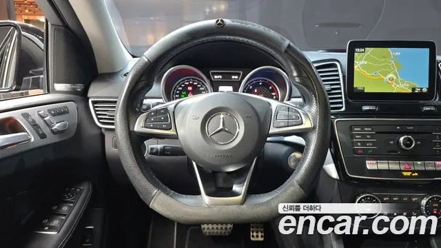 Mercedes-Benz GLE-Class — фото 12