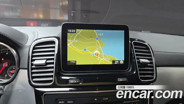 Mercedes-Benz GLE-Class — фото 16