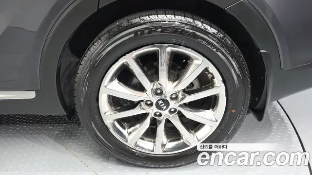 Kia Sorento — фото 21