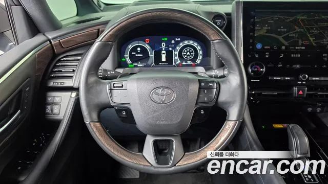 Toyota Alphard — фото 13