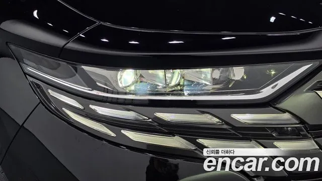 Toyota Alphard — фото 22