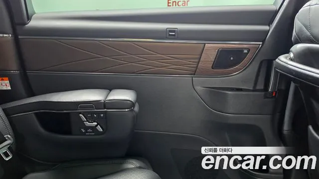 Toyota Alphard — фото 25