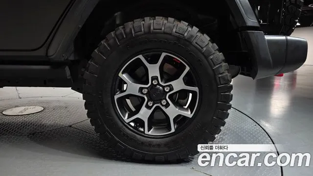 Jeep Wrangler — фото 21
