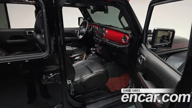 Jeep Wrangler — фото 10