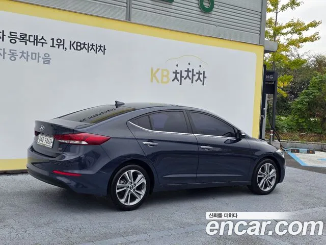 Hyundai Avante — фото 2