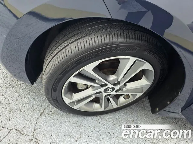 Hyundai Avante — фото 6