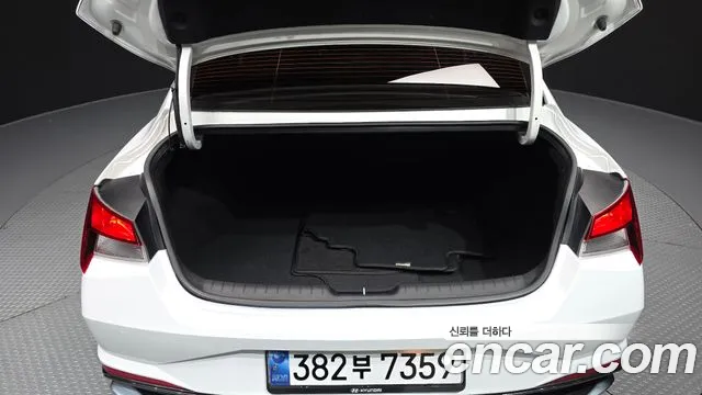 Hyundai Avante — фото 20
