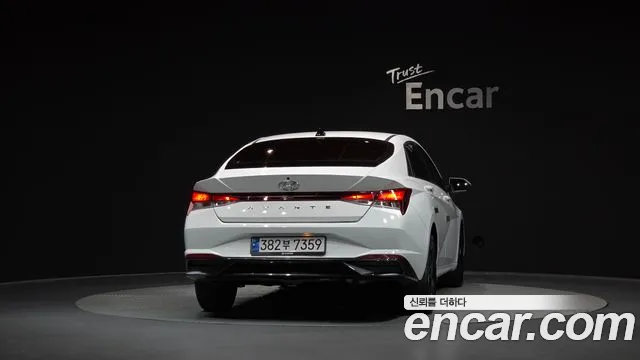 Hyundai Avante — фото 4