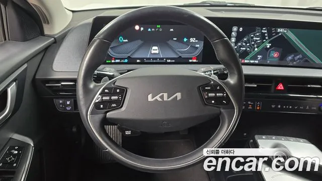 Kia EV6 — фото 11