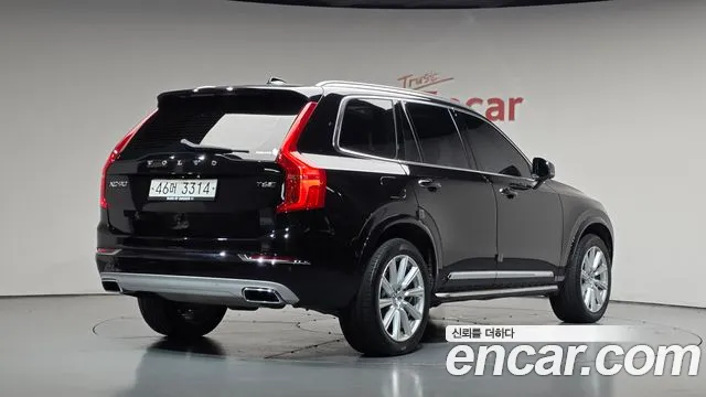 Volvo XC90 — фото 1