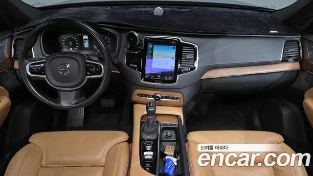 Volvo XC90 — фото 6