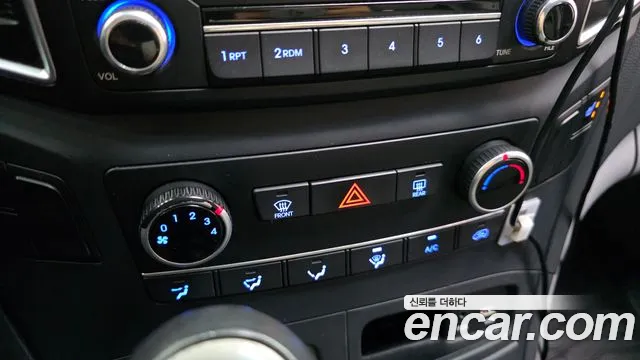 Hyundai Starex — фото 15