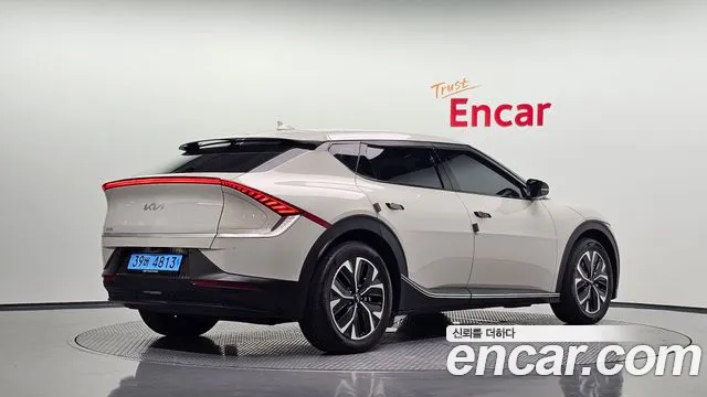 Kia EV6 — фото 1