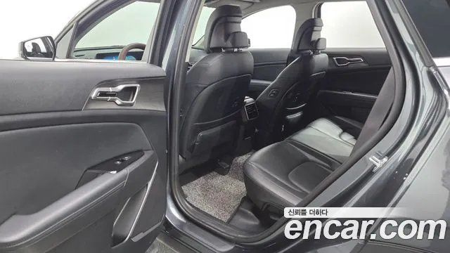 Kia Sportage — фото 12