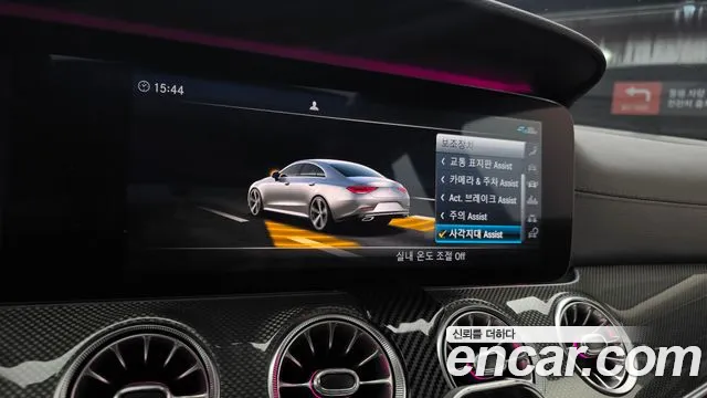 Mercedes-Benz CLS-Class — фото 15