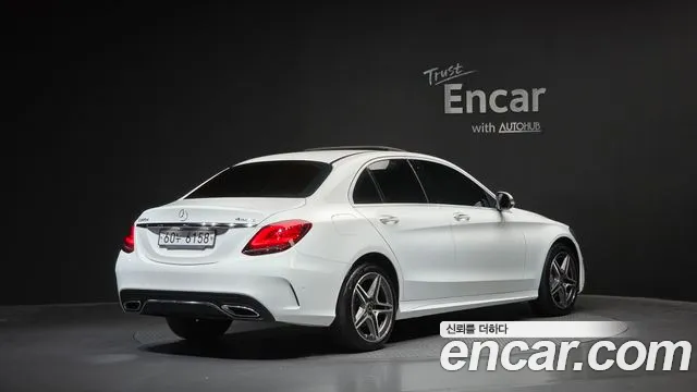 Mercedes-Benz C-Class — фото 1