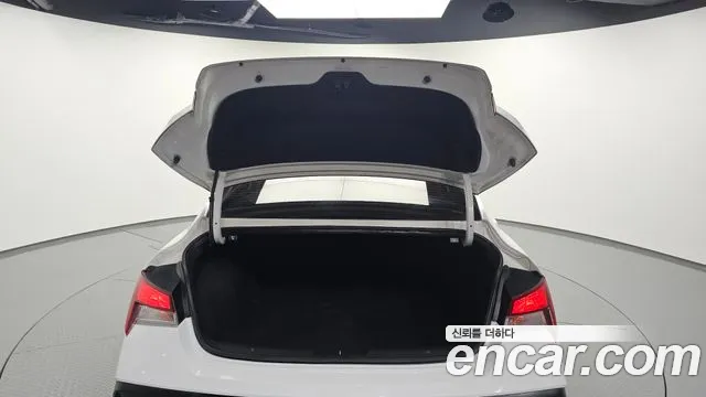 Hyundai Avante — фото 20