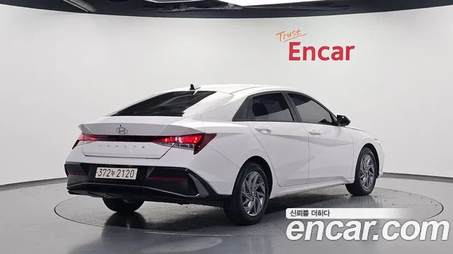 Hyundai Avante — фото 2