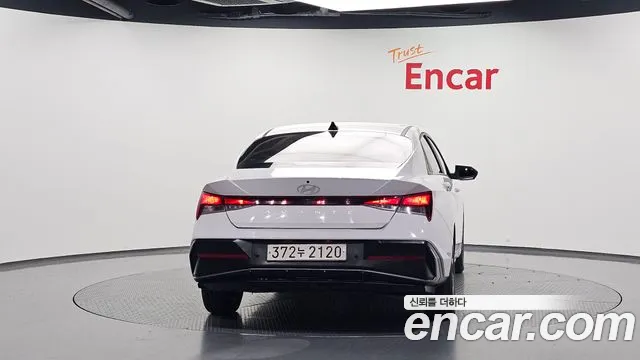 Hyundai Avante — фото 4