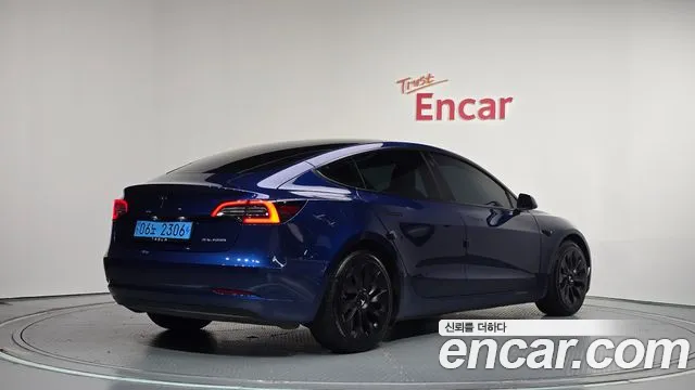 Tesla Model 3 — фото 2