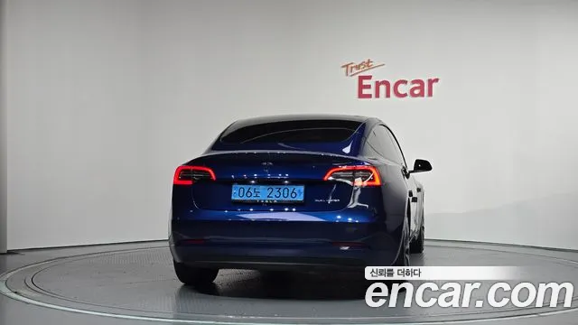 Tesla Model 3 — фото 4