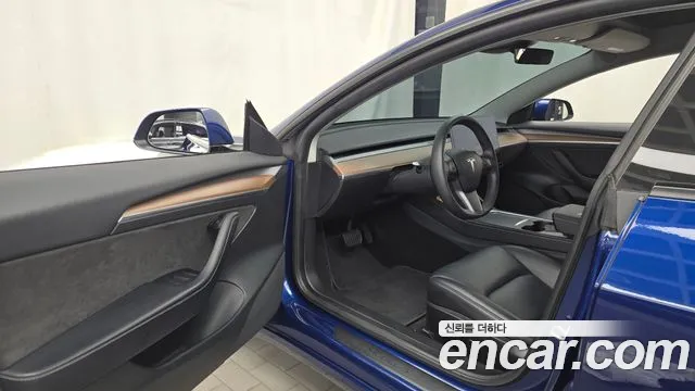 Tesla Model 3 — фото 10